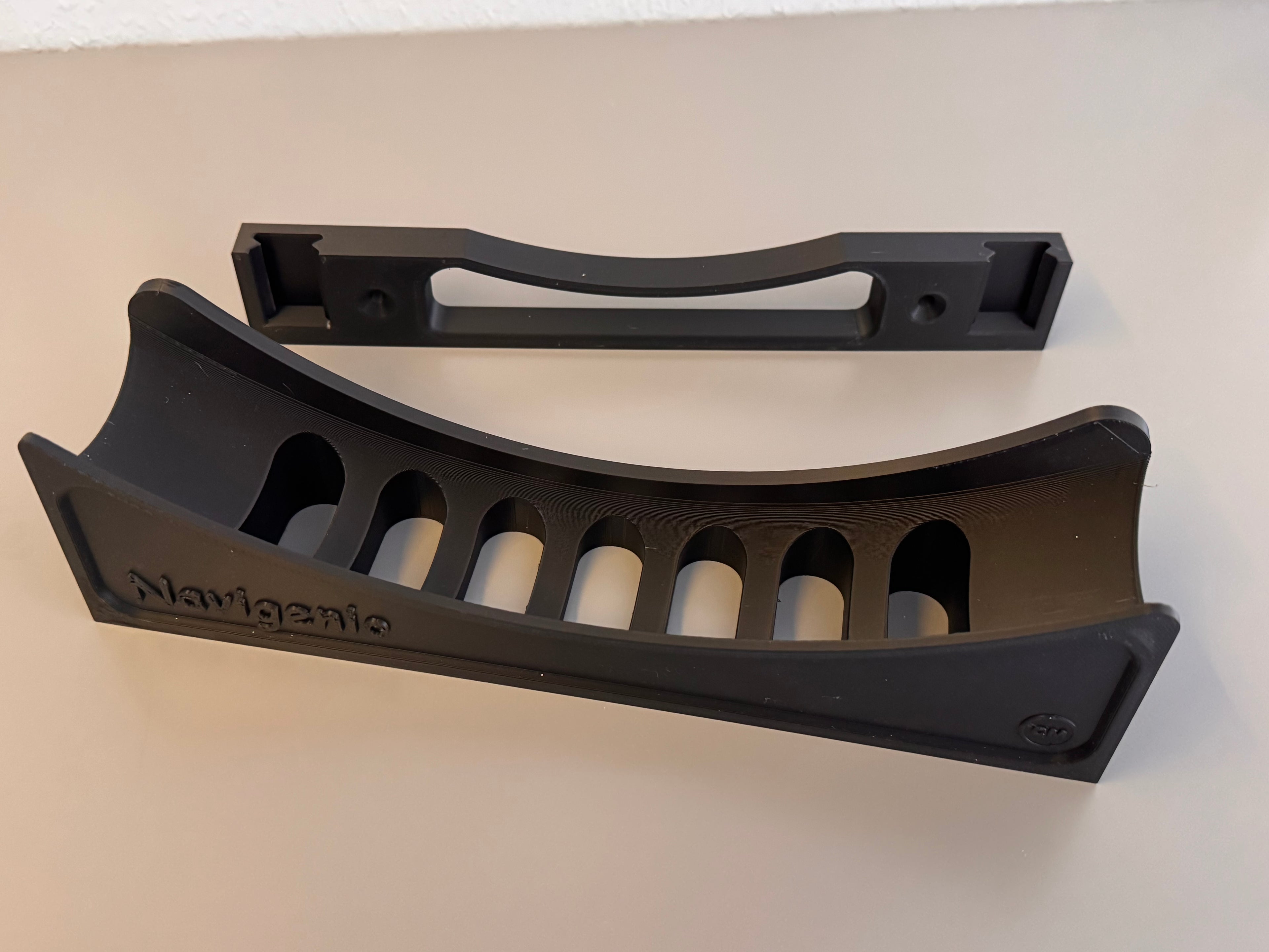 CleverMount® Stand- & Wandhalterung passend für AMC Navigenio